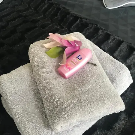 La De Lola 3*