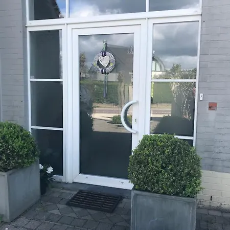 La De Lola Bed & Breakfast 3*